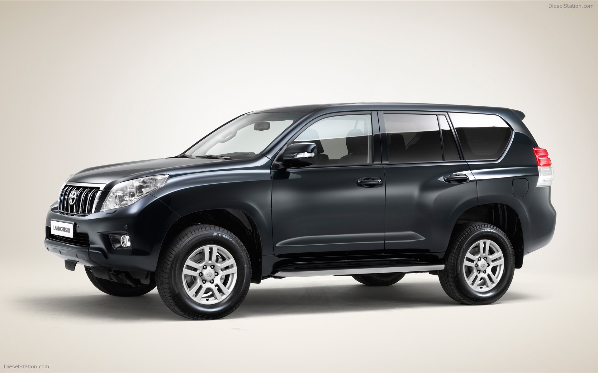 Toyota All New Land Cruiser Widescreen Exotic Car