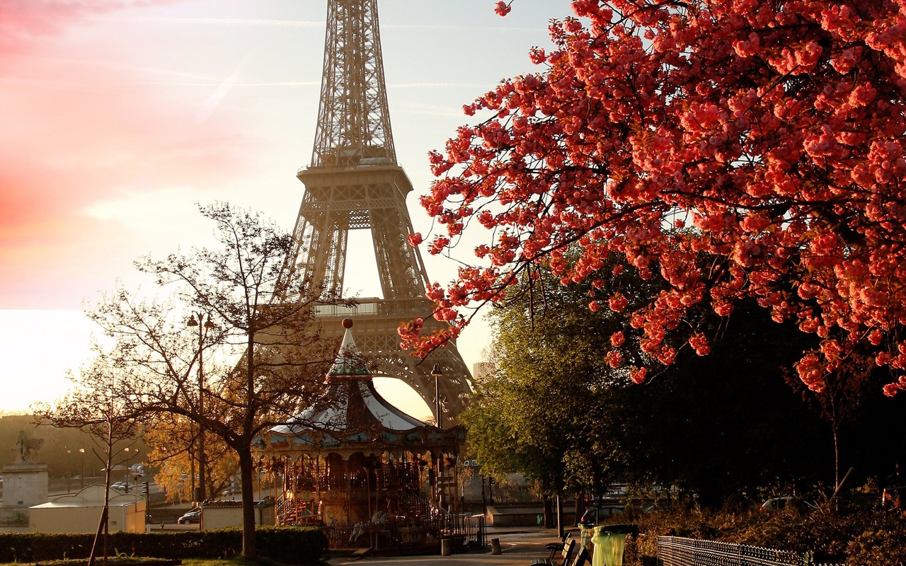 Autumn In Paris Wallpaper