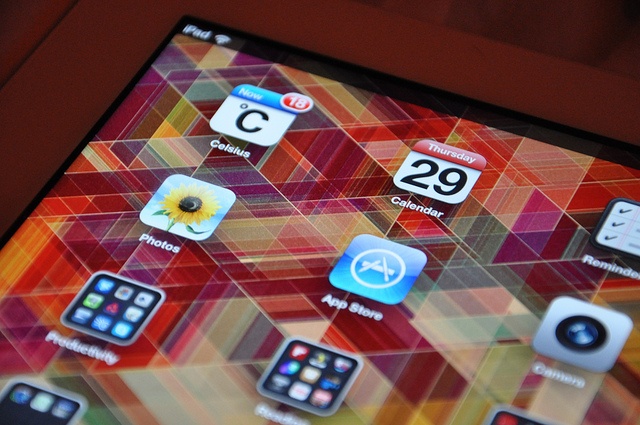 iPad Retina HD Wallpaper by simoncpage via Flickr