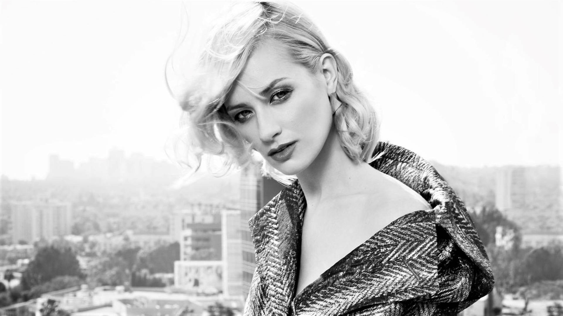 Beth Behrs Picture Wallpaper