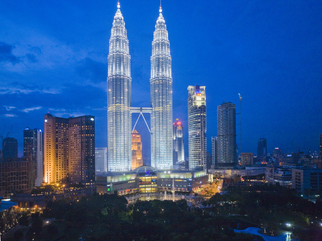 Pin Building Wallpaper Petronas Twin Towers And Lights On