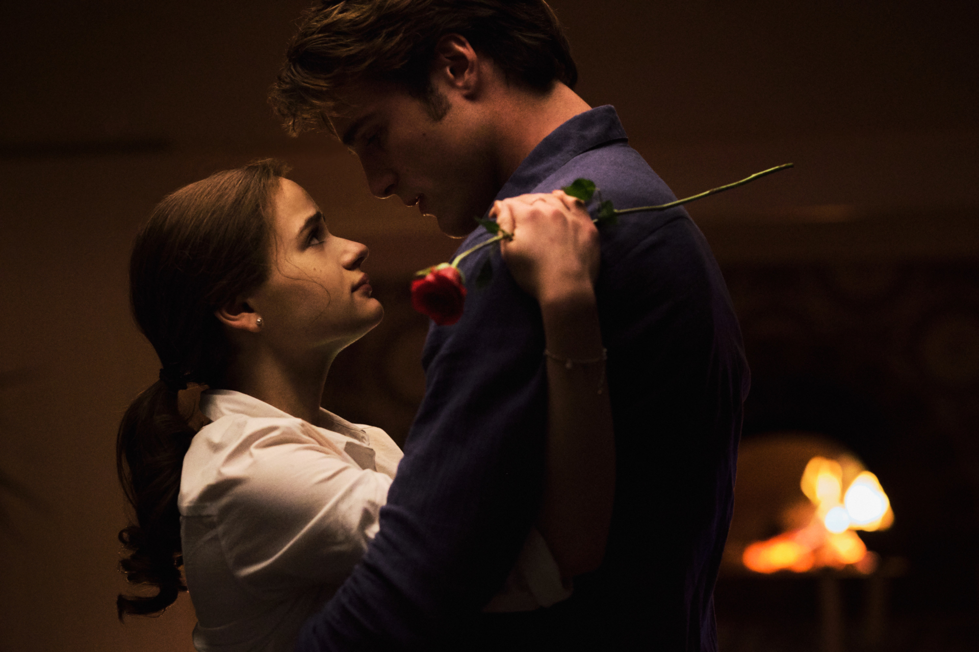 Joel Courtney Joey King Movie The Kissing Booth 4k Ultra HD Wallpaper