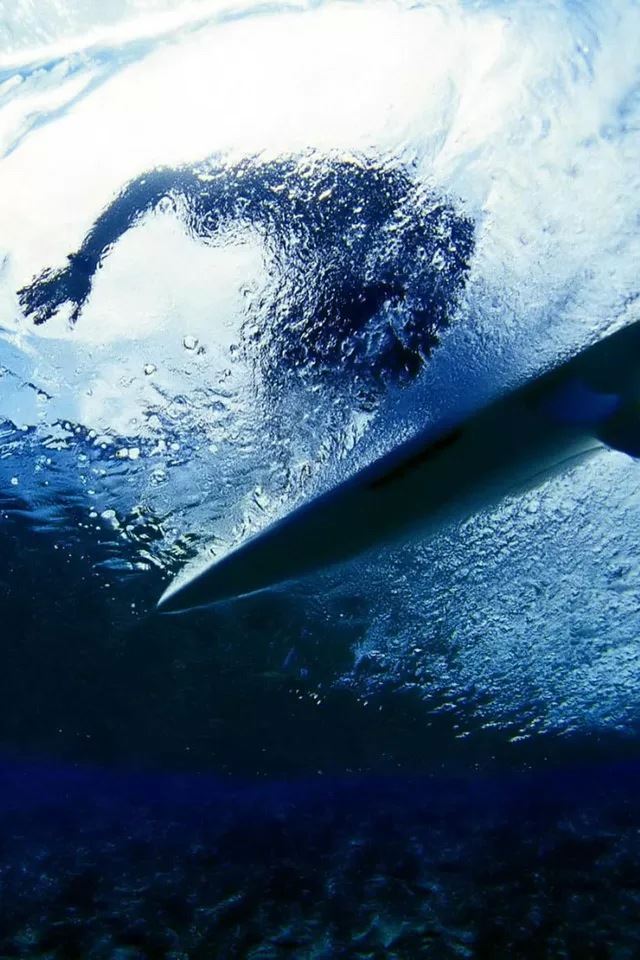 Surfing iPhone 4s Wallpaper