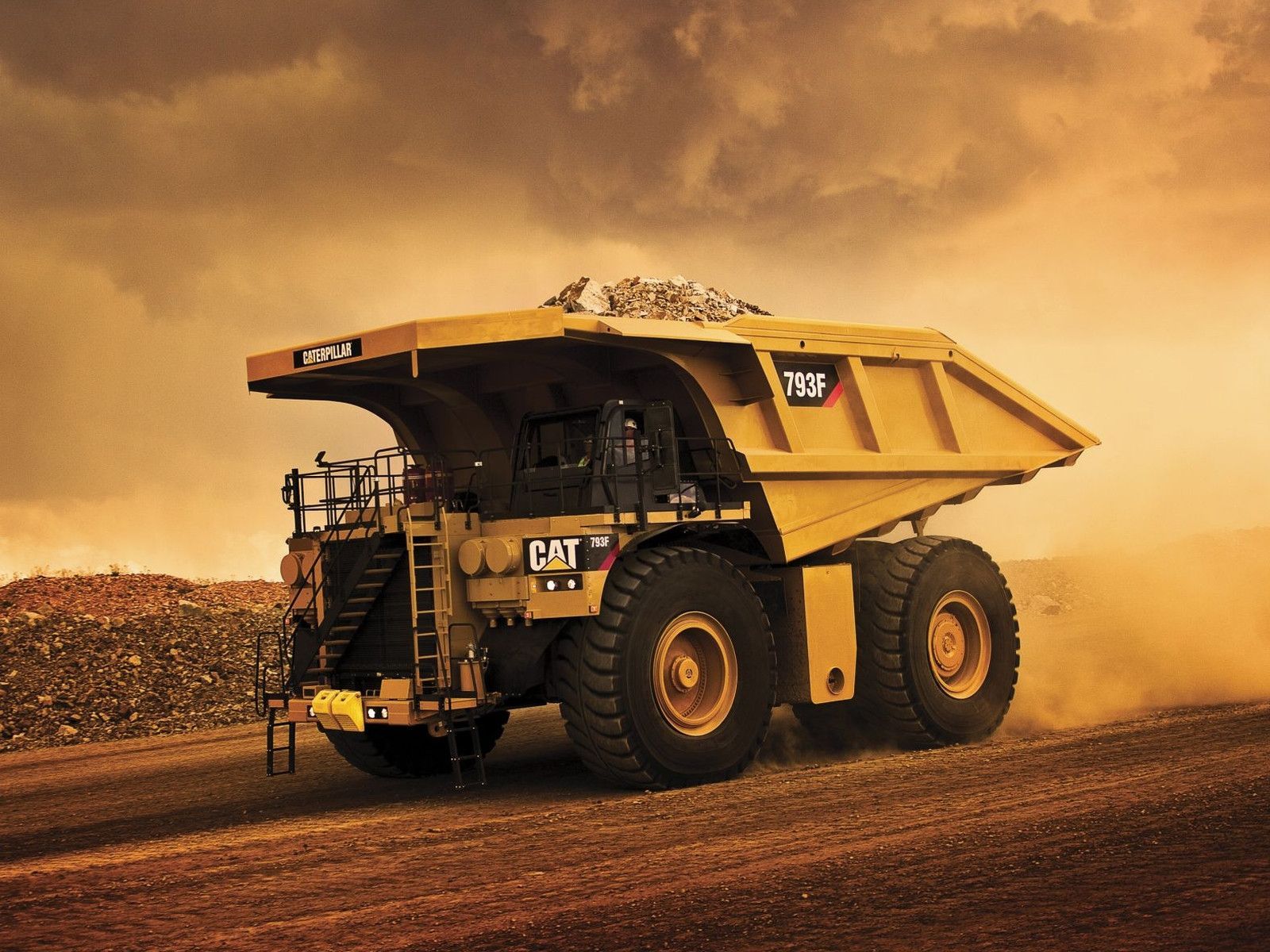 Caterpillar HD Wallpaper