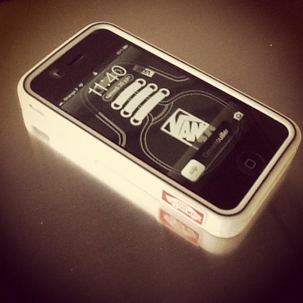 Vans Authentic iPhone4 Wallpaper By Champi