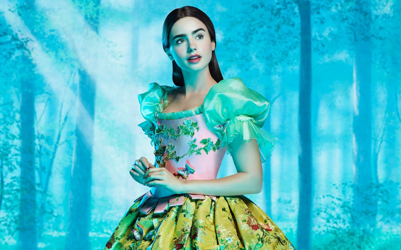 Lily Collins As Snow White Wallpaper HD