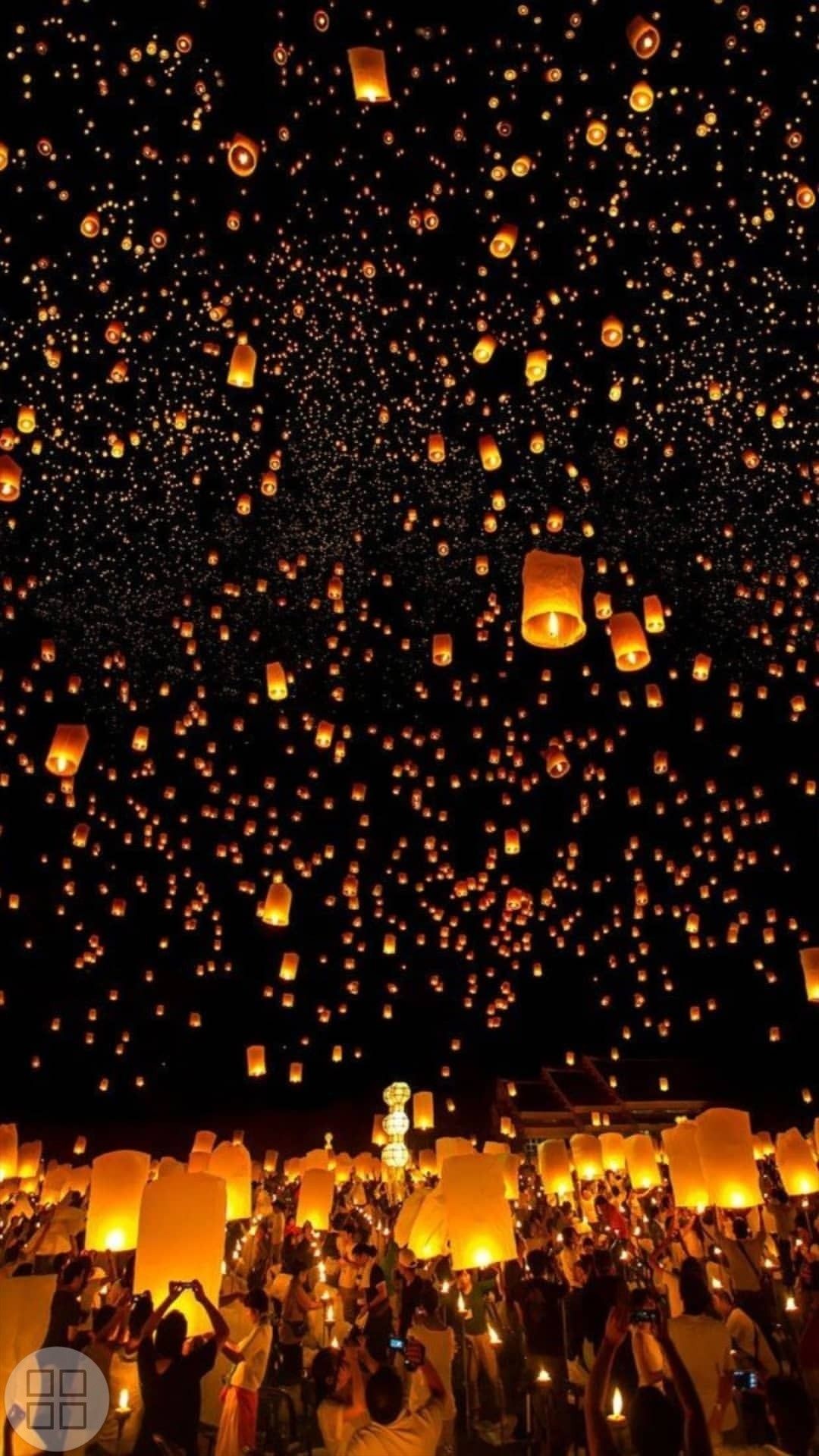 Lantern Wallpaper