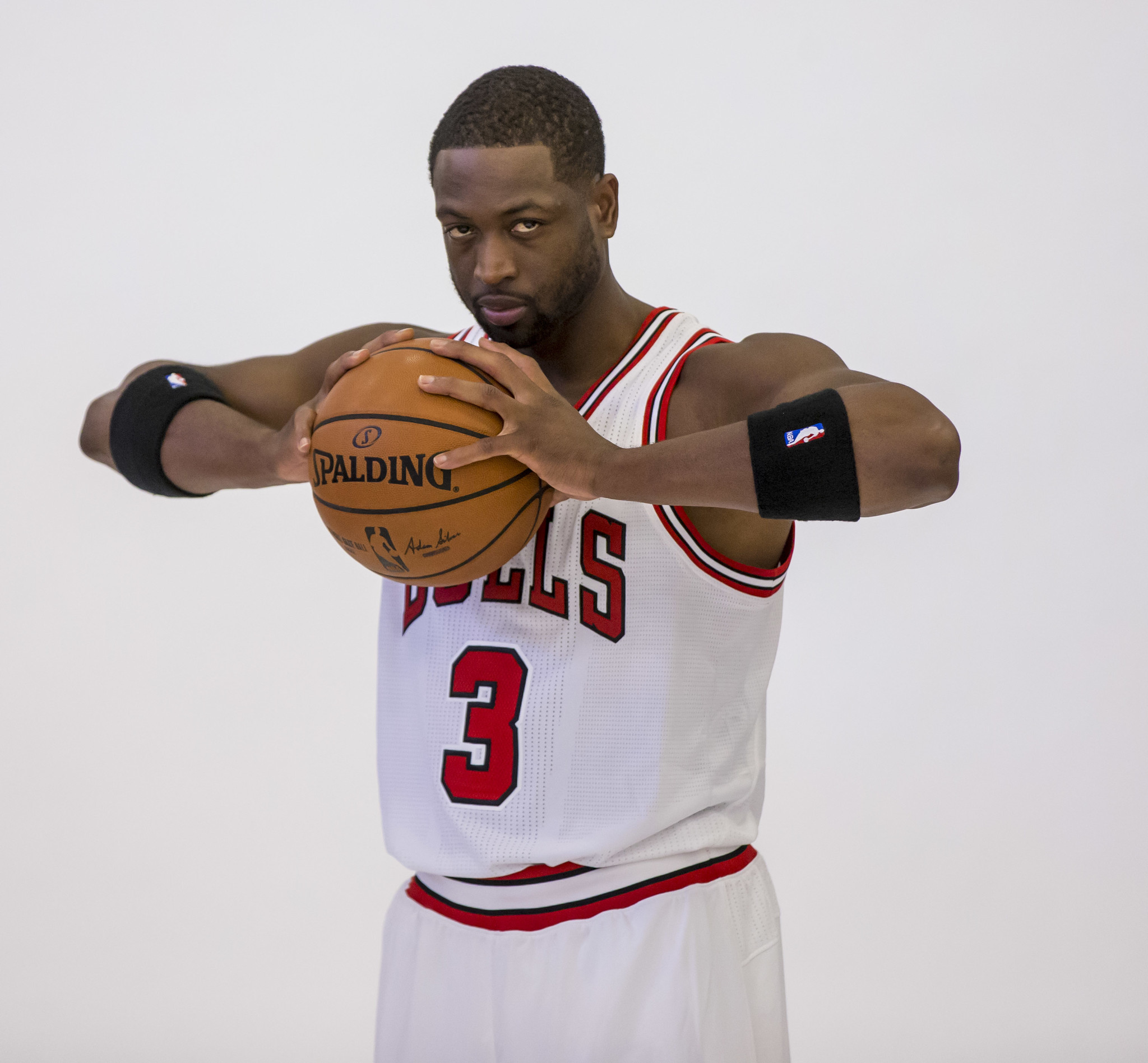 Fred Hoiberg Encourages Dwyane Wade To Take Open Pointers