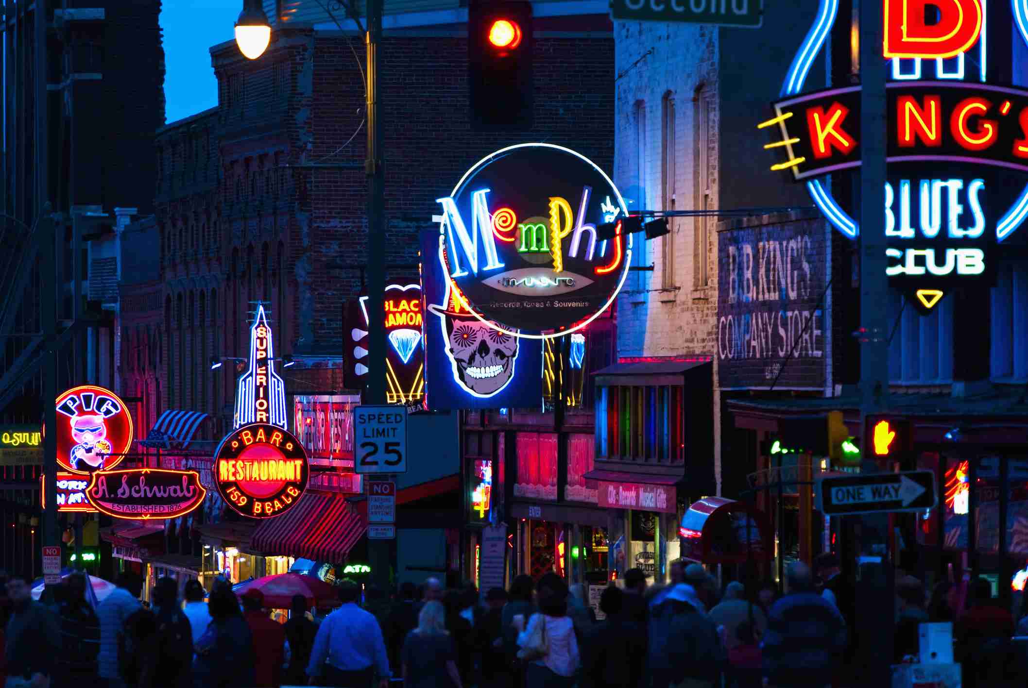 Neighborhoods To Visit On Saturday Night In Memphis Wallpaper