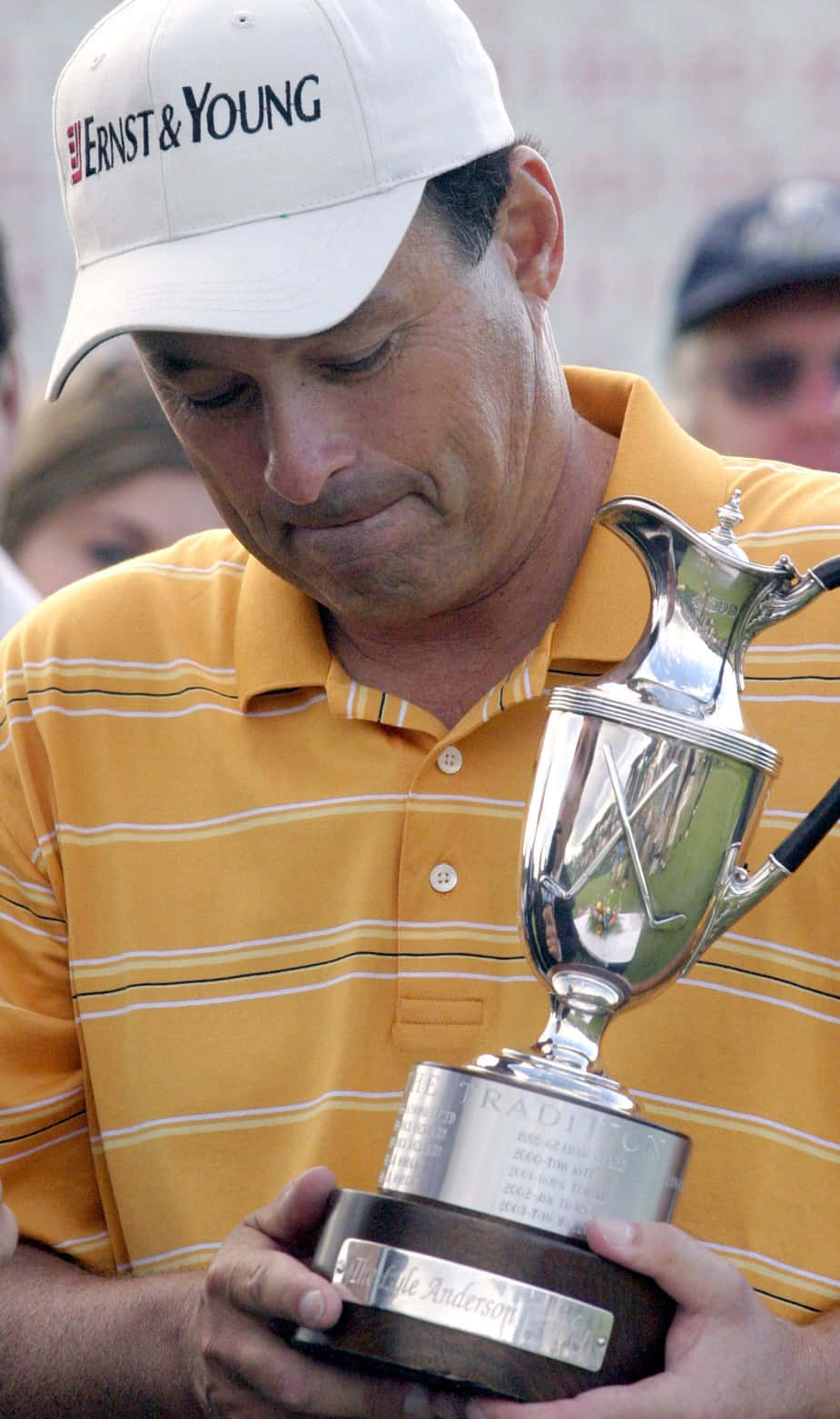 Loren Roberts Holding Trophy Wallpaper