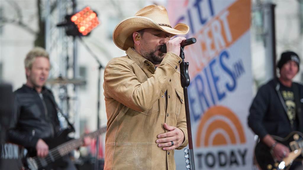 Watch Jason Aldean Perform Rear Town On The Today Plaza