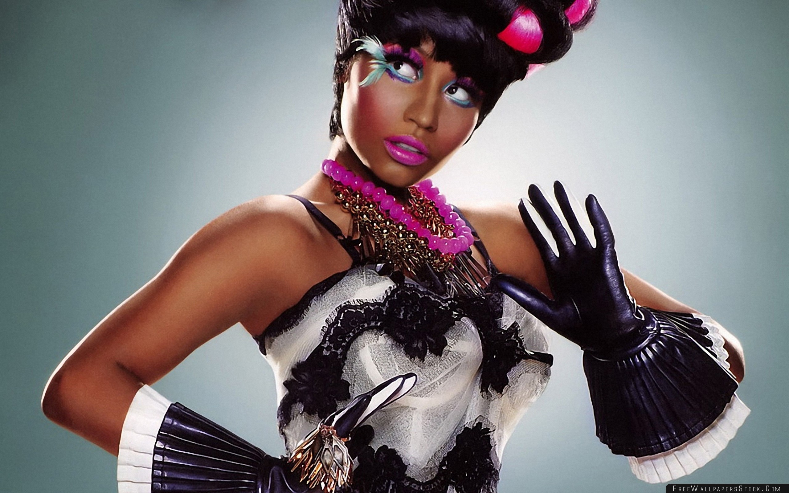 Nicki Minaj Girl Costume Image Makeup Wallpaper 2560x1600