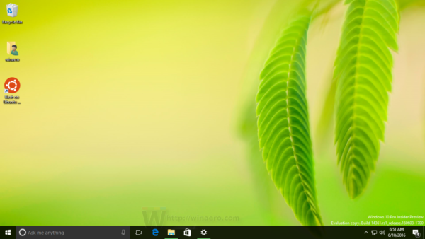 Windows 10 wallpaper is set in Windows 10 not activated