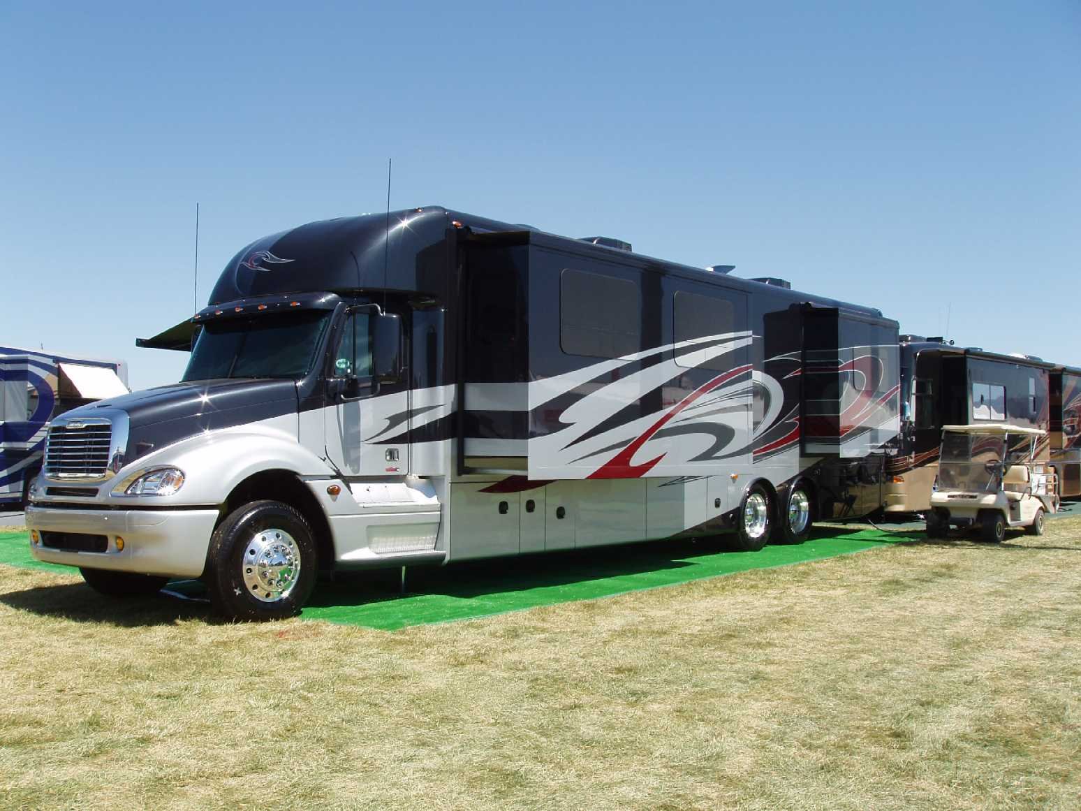 Great Photos Pics Of Customized Motorhomes Trailers Built For
