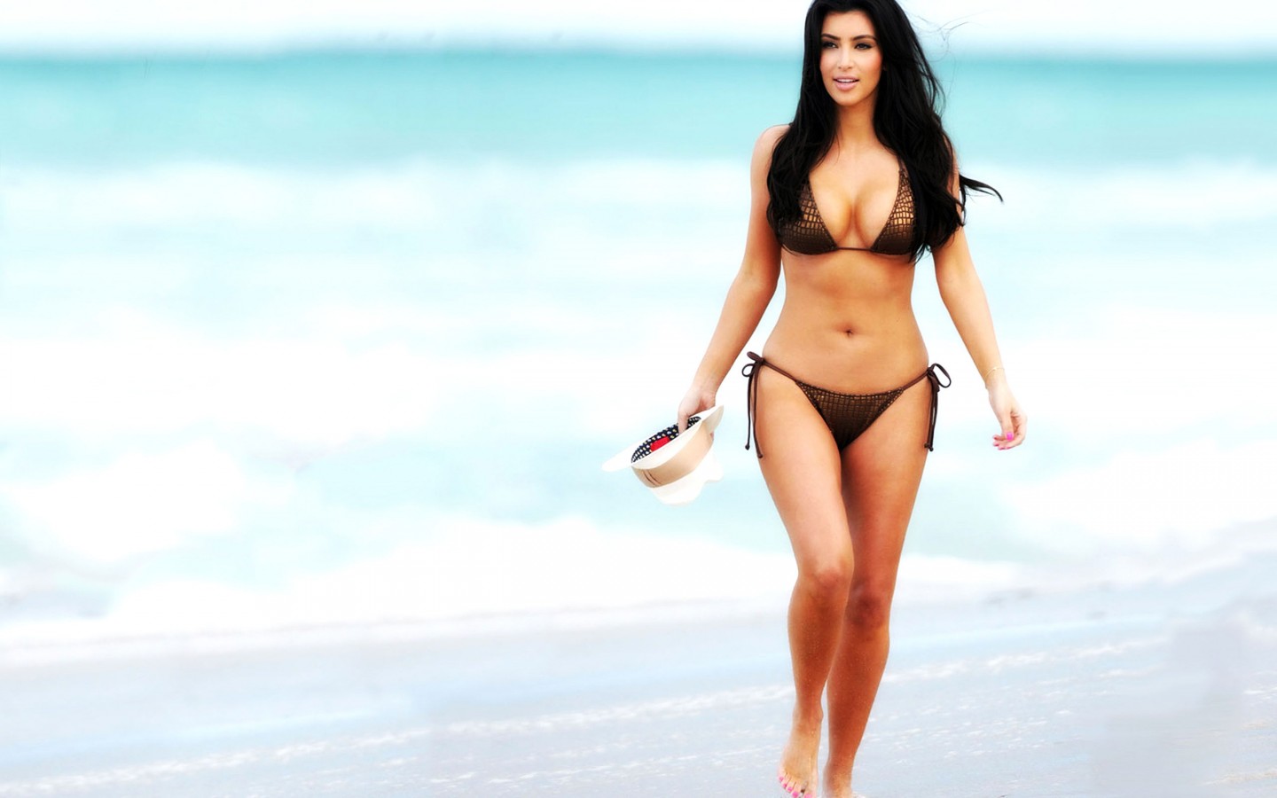 Kim Kardashian Bikini Wallpaper Style