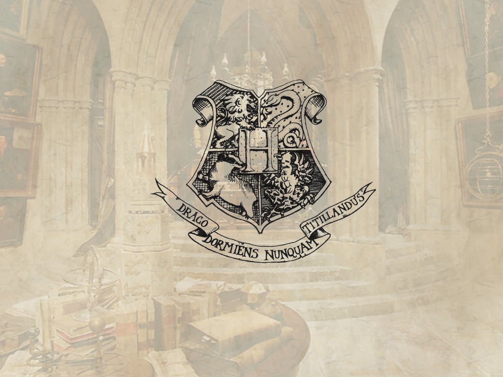 Harry Potter Hogwarts Crest Harry potter wallpaper 1024x768
