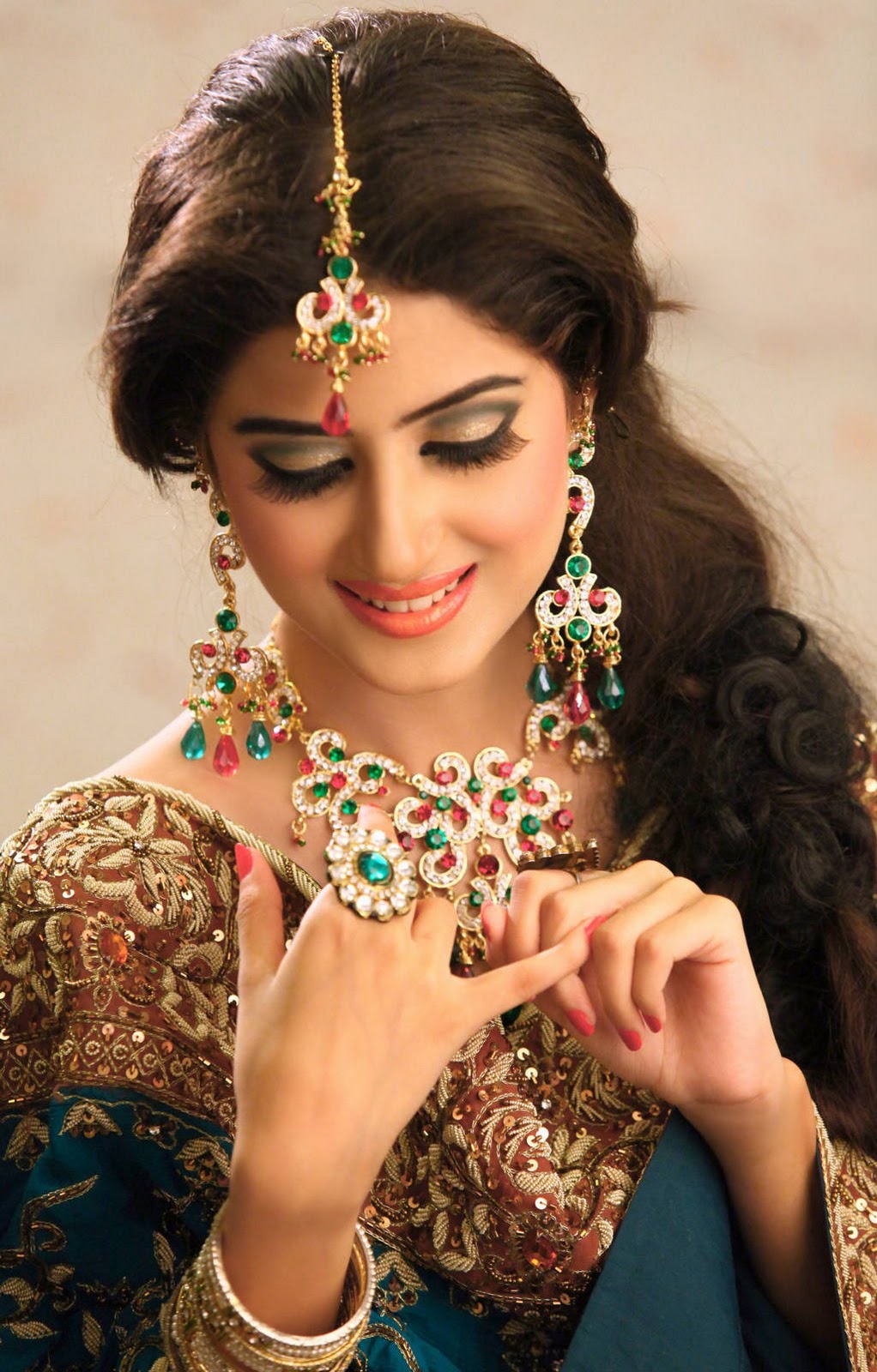 Sajal Ali Bridal Jewelry Wedding Shoot Jpg