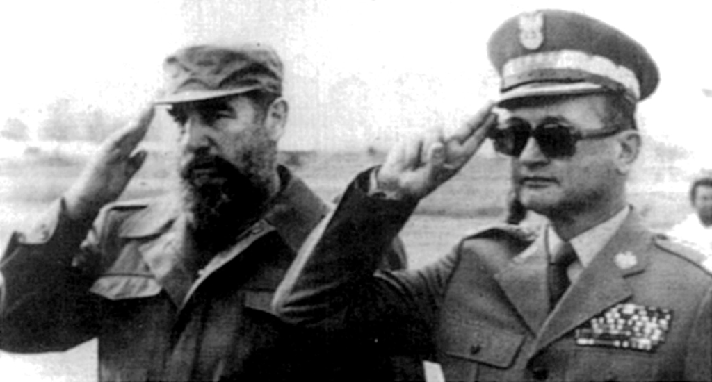 Che And Fidel Raul Castro
