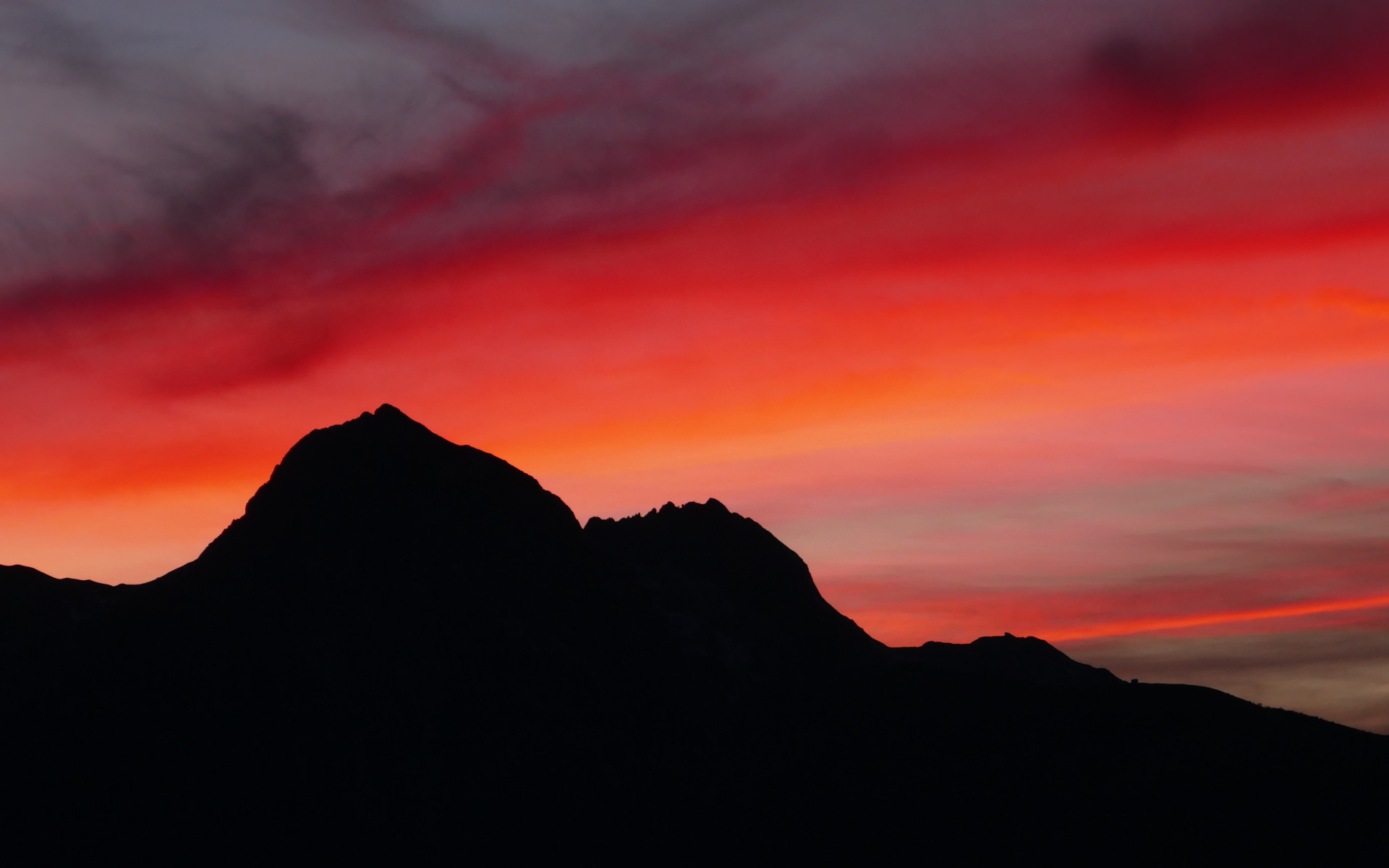Red Sky Natural Mountains Sunset Wallpaper X