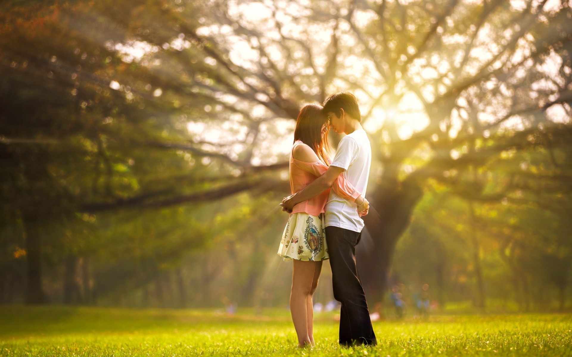 Love Hug Wallpaper