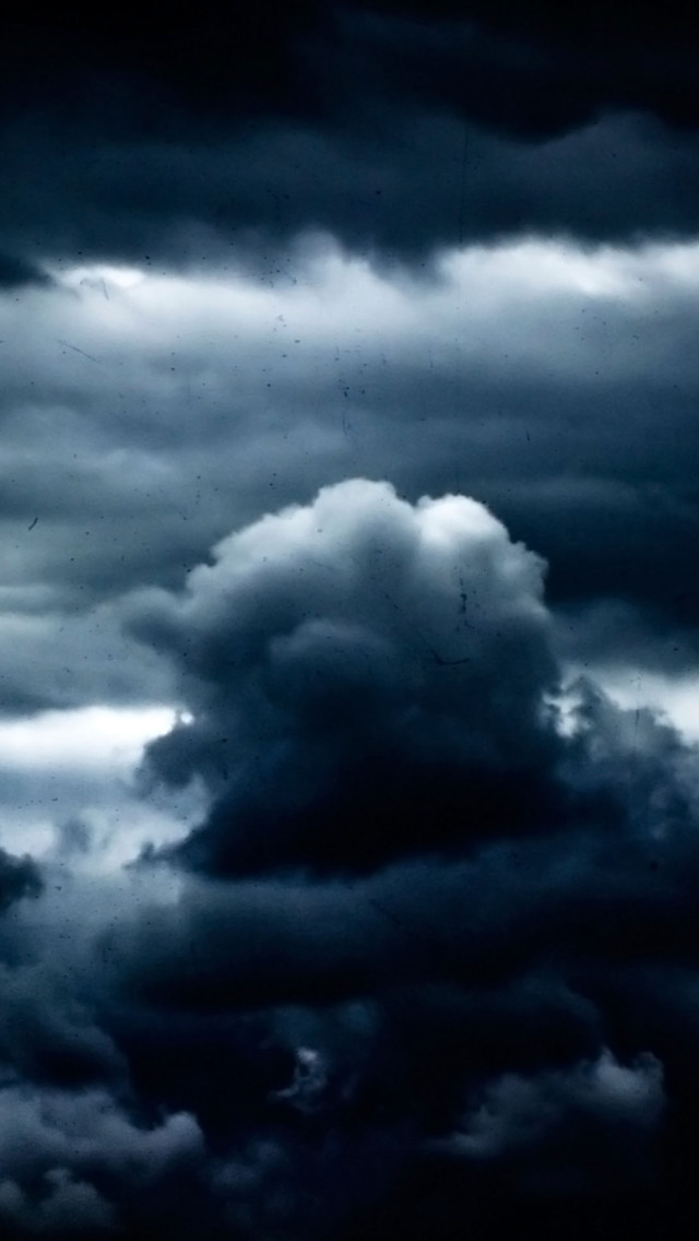 Thick Dark Clouds Wallpaper   Free iPhone Wallpapers