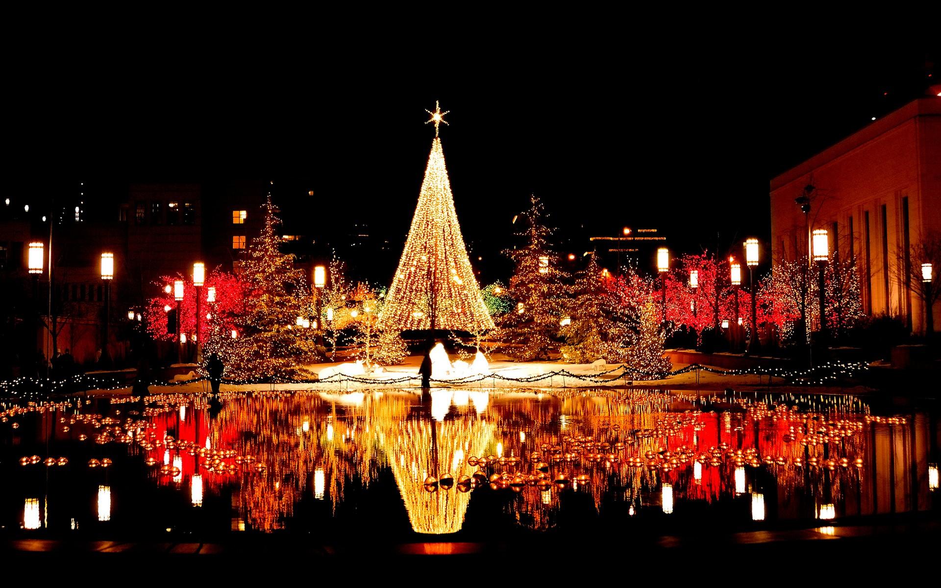 Wonderful Christmas Decorations In The City By Night Mirror