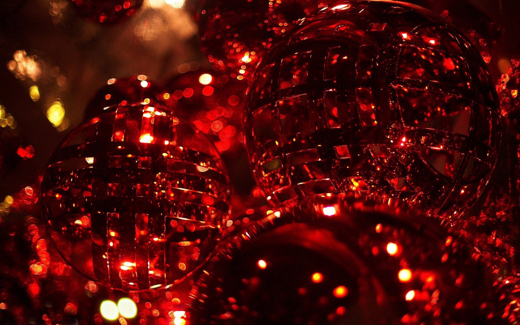 Red Christmas Baubles Wallpaper