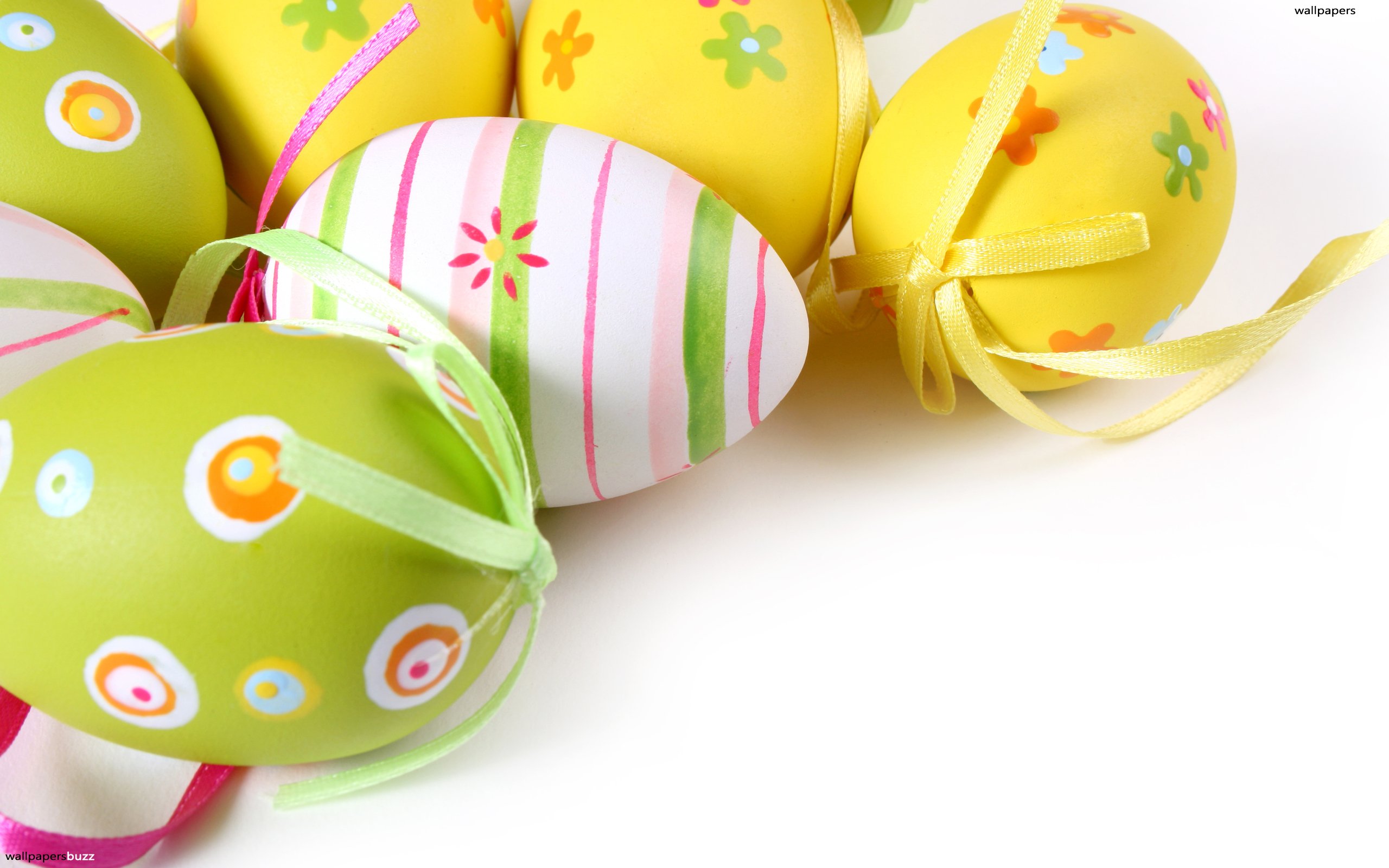 Green And White Easter Eggs HD Wallpaper