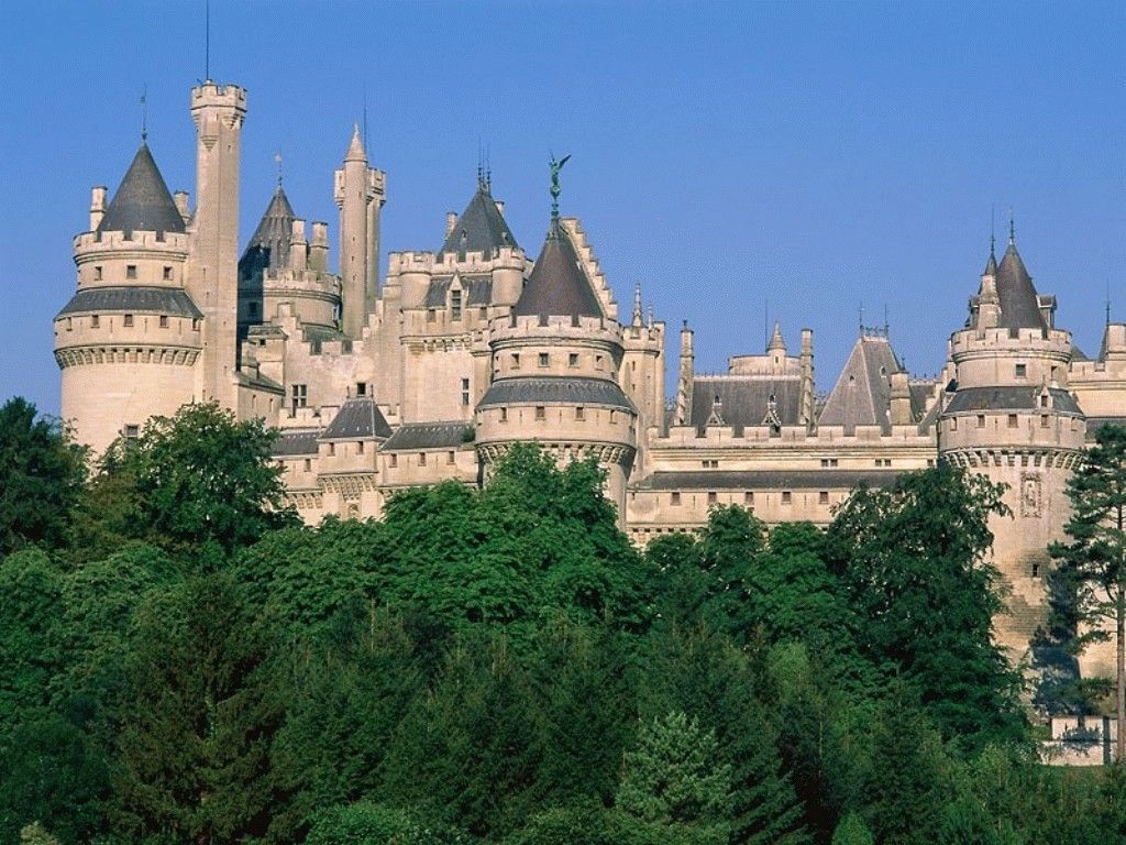 Chateau De Pierrefronds France Castle Europe French Spires Towers