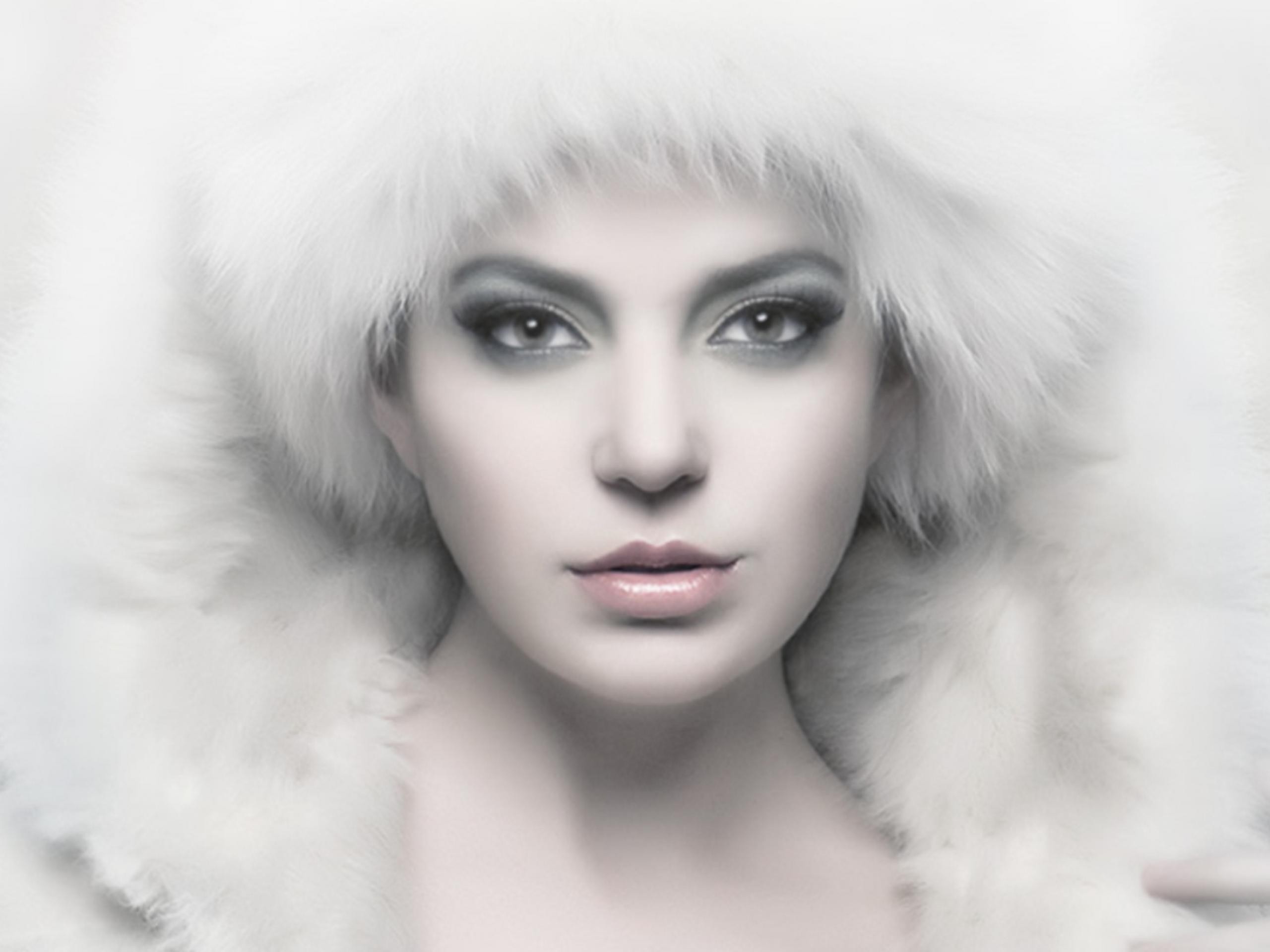 Beautiful Model In Fur Desktop Pc And Mac Wallpaper