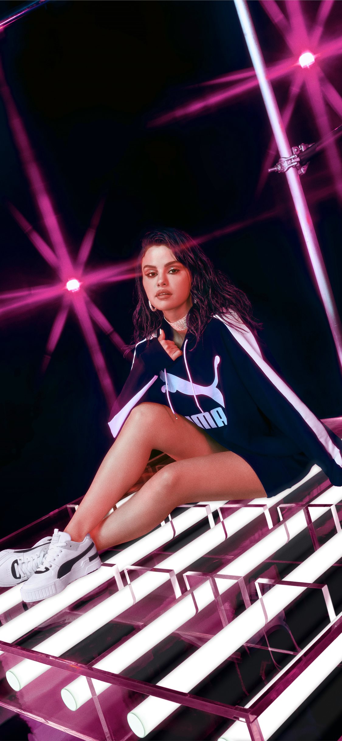 Selena Gomez Puma iPhone X Wallpaper