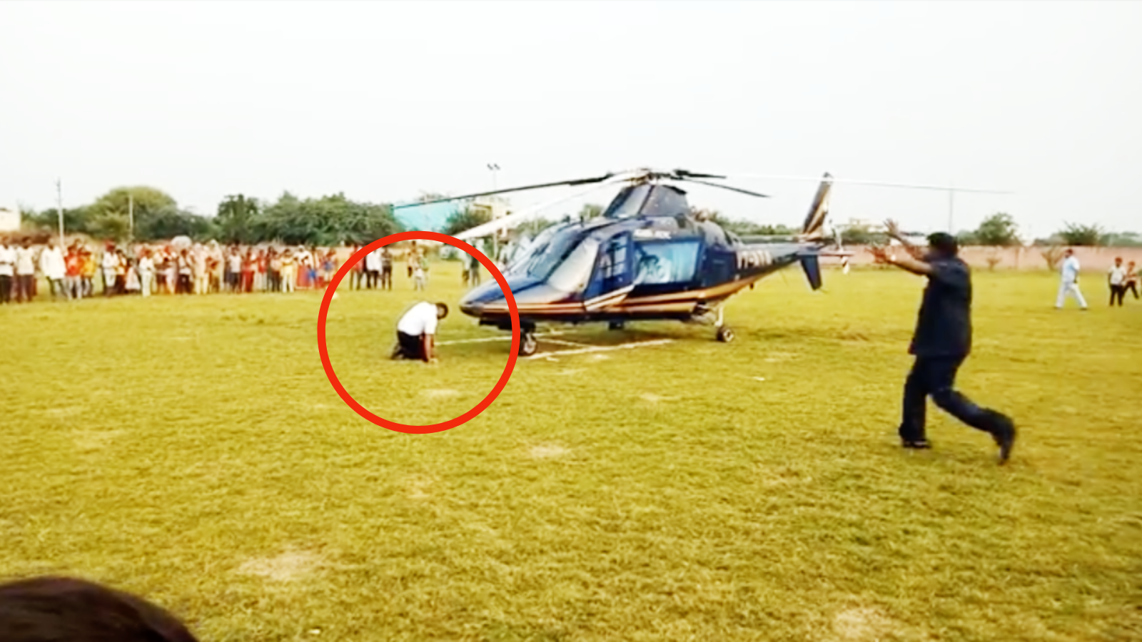 Watch Chopper Pilot S Lucky Escape From Rotor Blades News