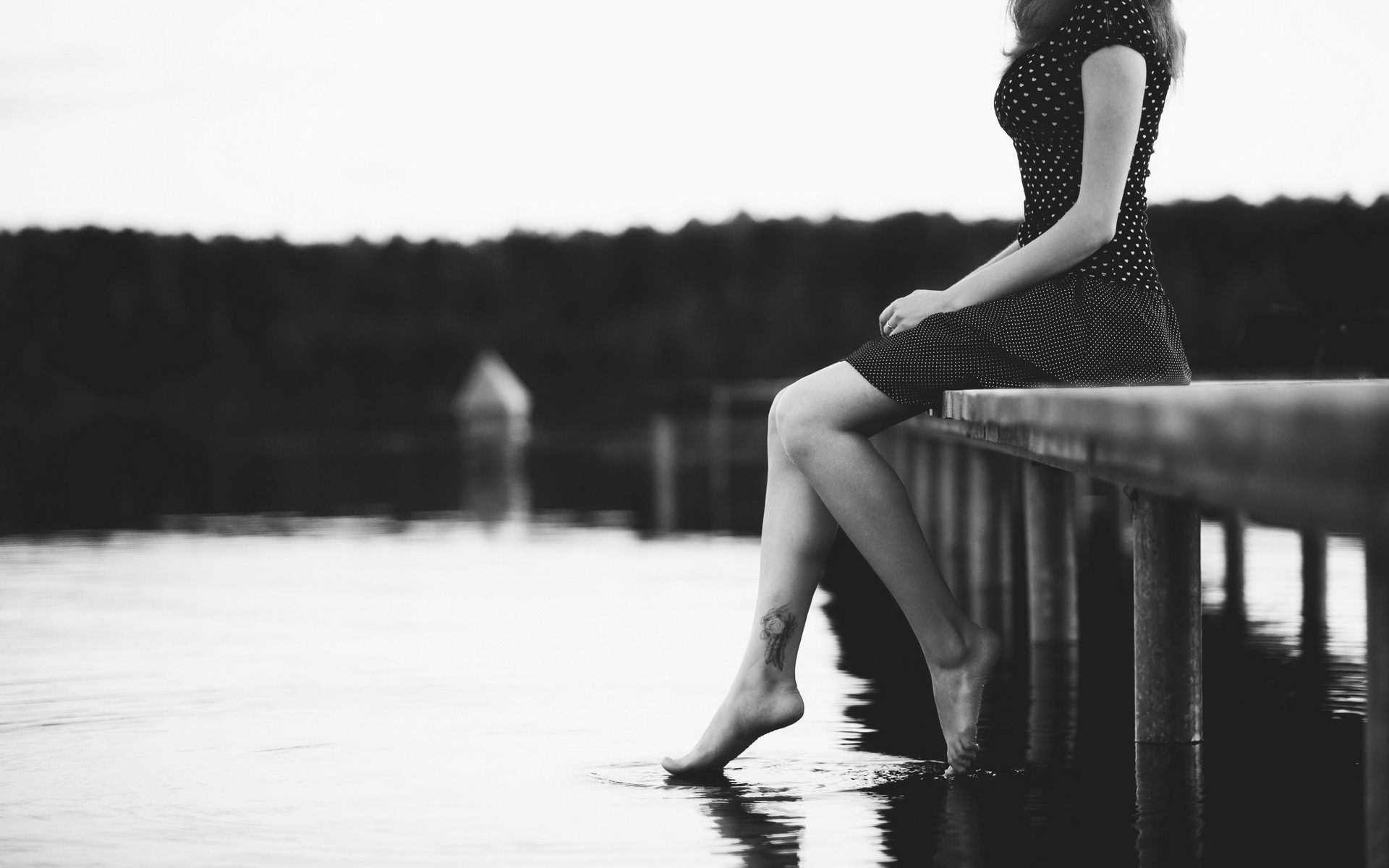 Girl Sitting Alone Monochrome Wallpaper HD Girls 4k Image