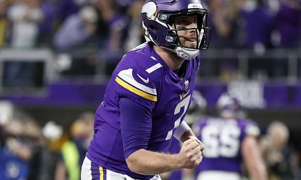 Vikings Qb Case Keenum Celebrates With The Mannequin Challenge
