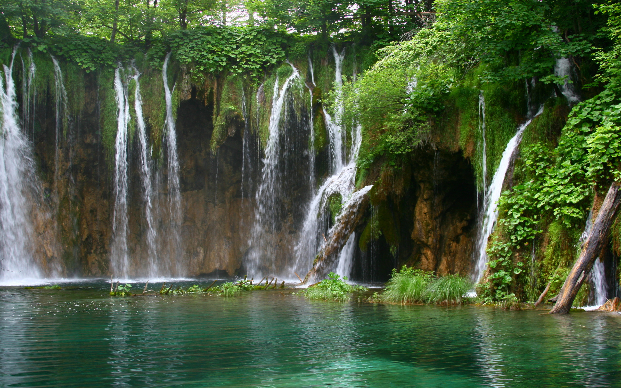 Waterfall Background Wallpaper
