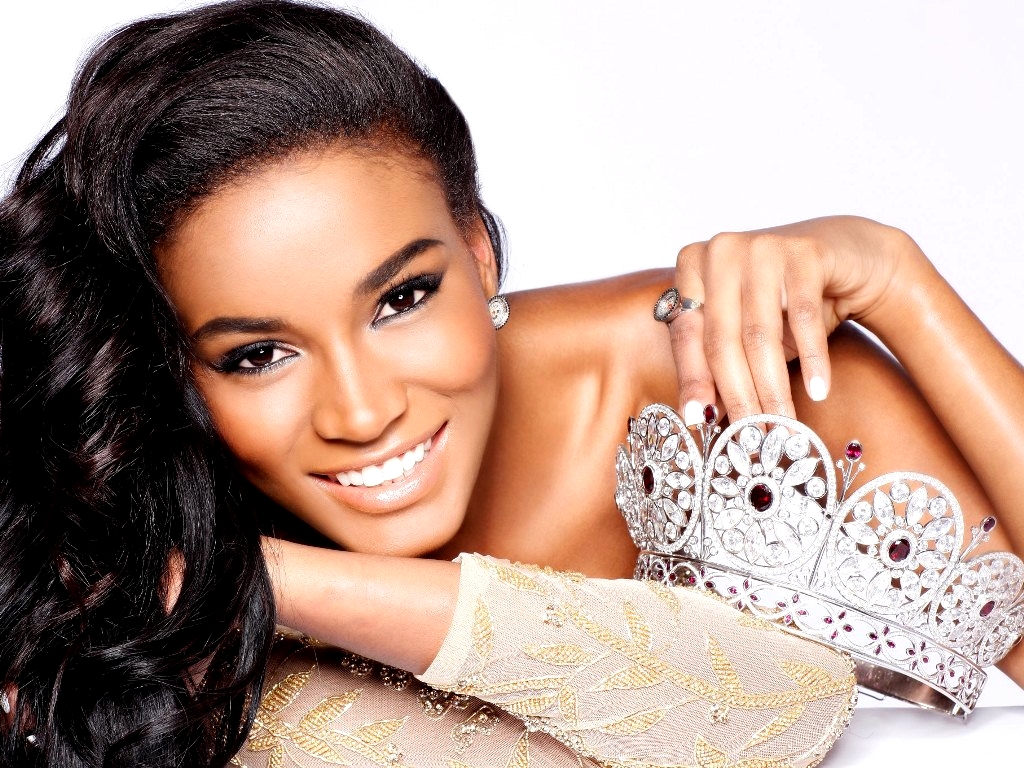 Leila Lopes Universe Miss Wallpaper