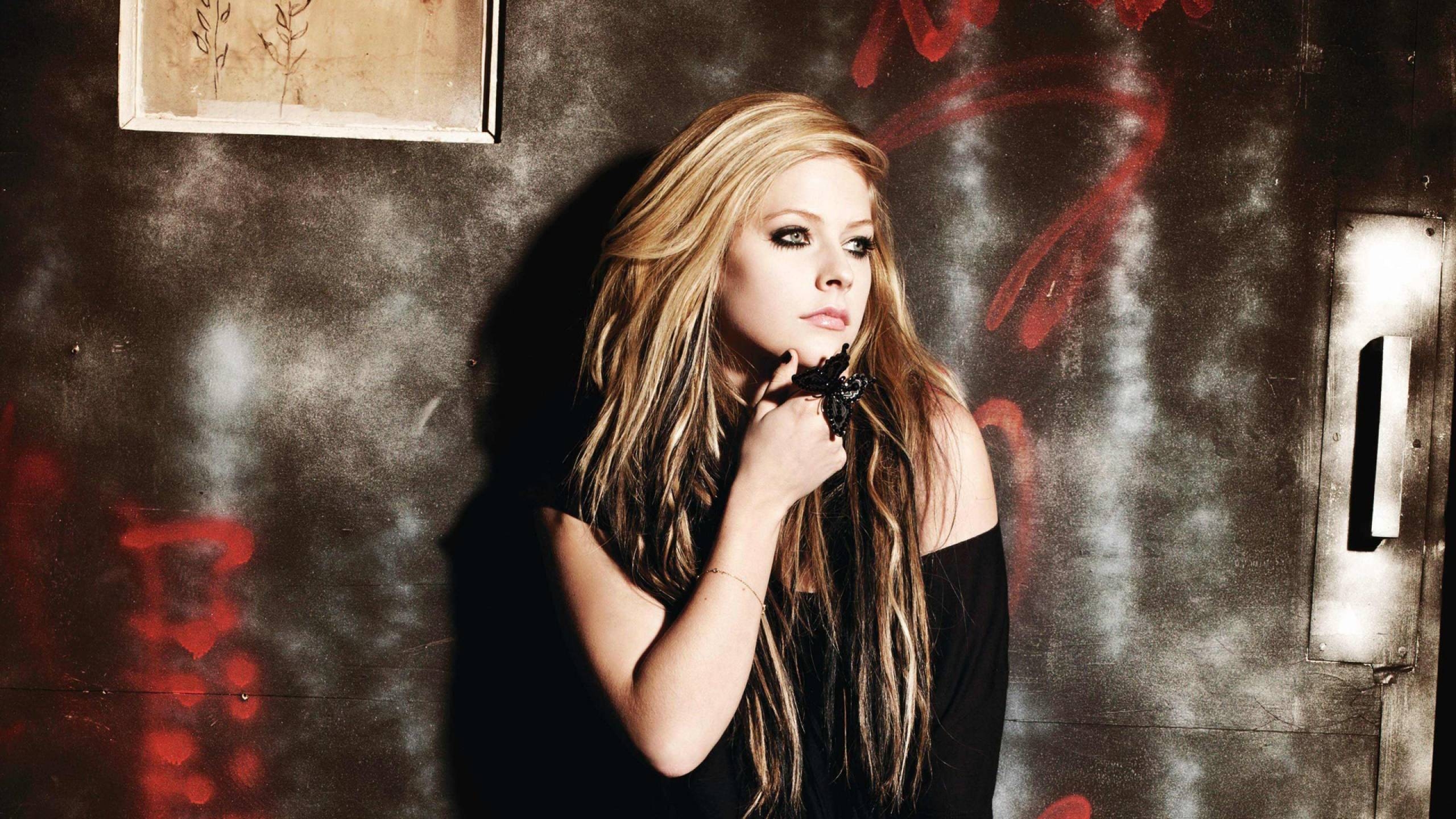 Avril Lavigne Butterfly 4k Wallpaper HD
