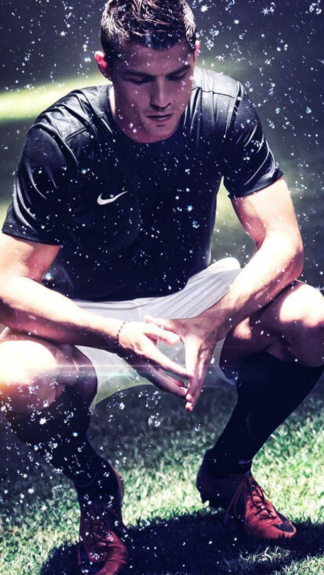 Cristiano Ronaldo Footballer iPhone 5s Wallpaper