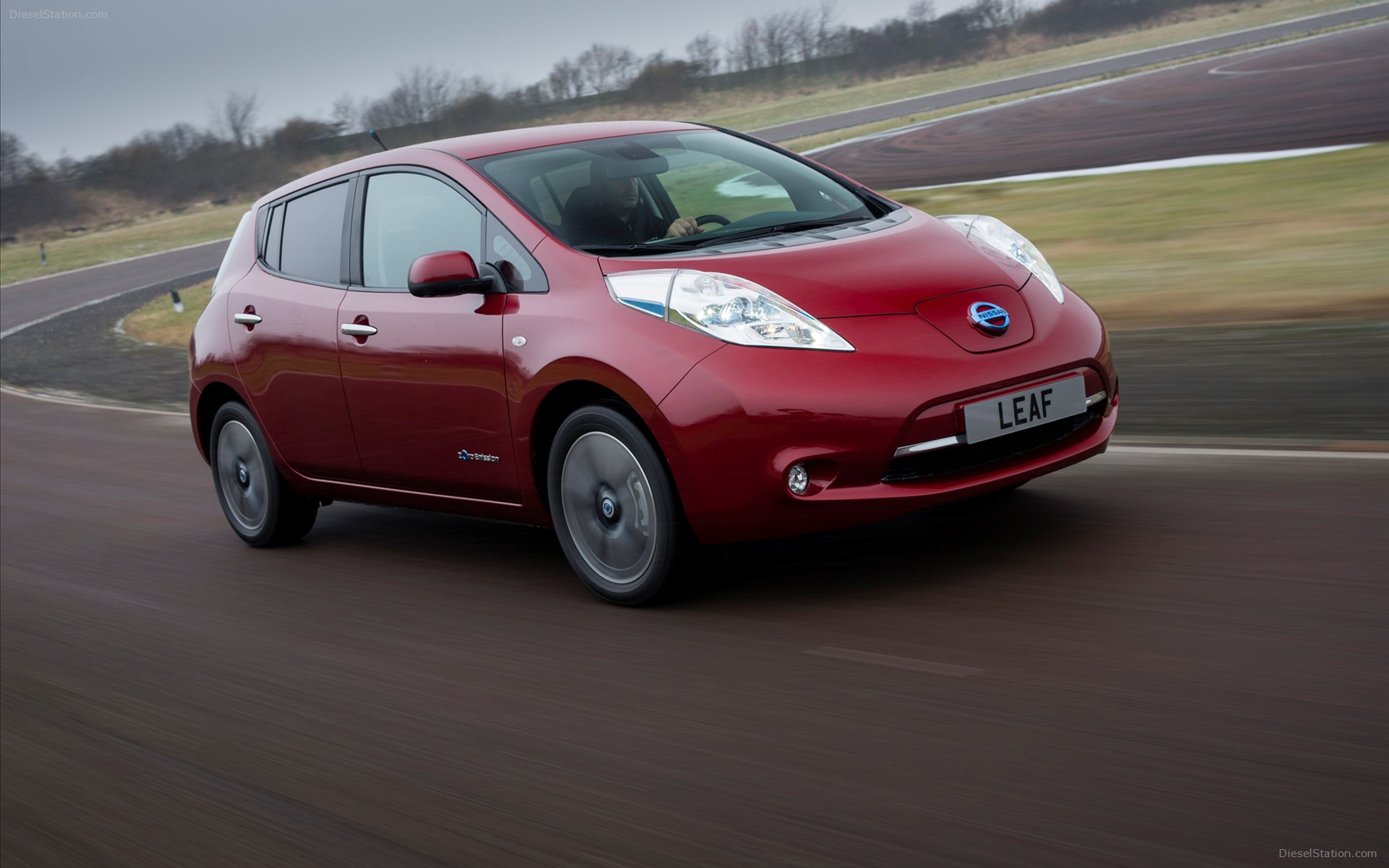 Nissan Leaf Widescreen Exotic Car Photo Of