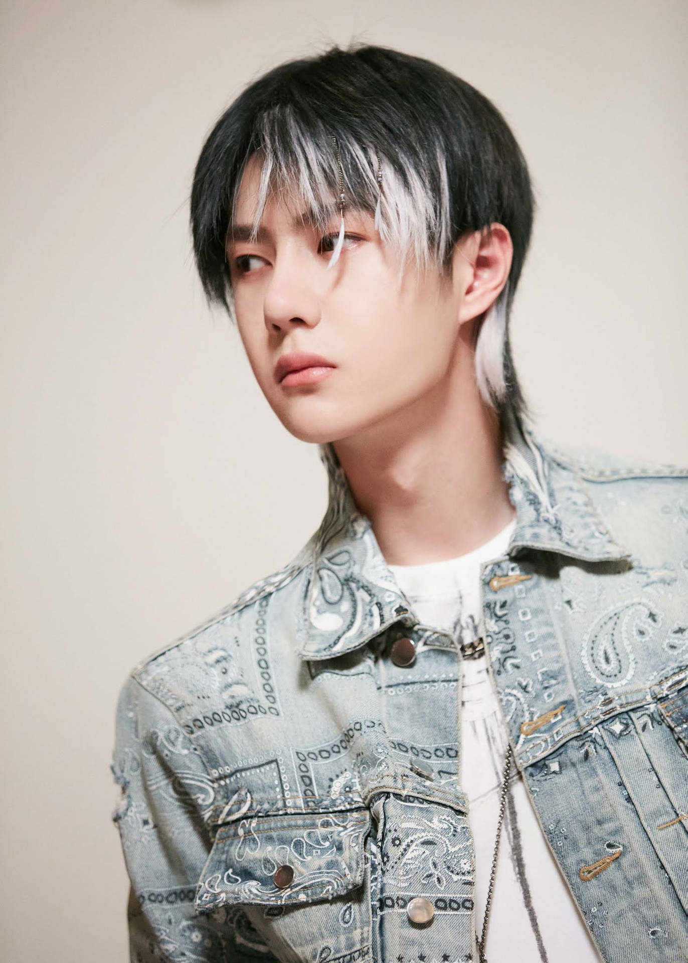 Wang Yibo Background Wallpaper