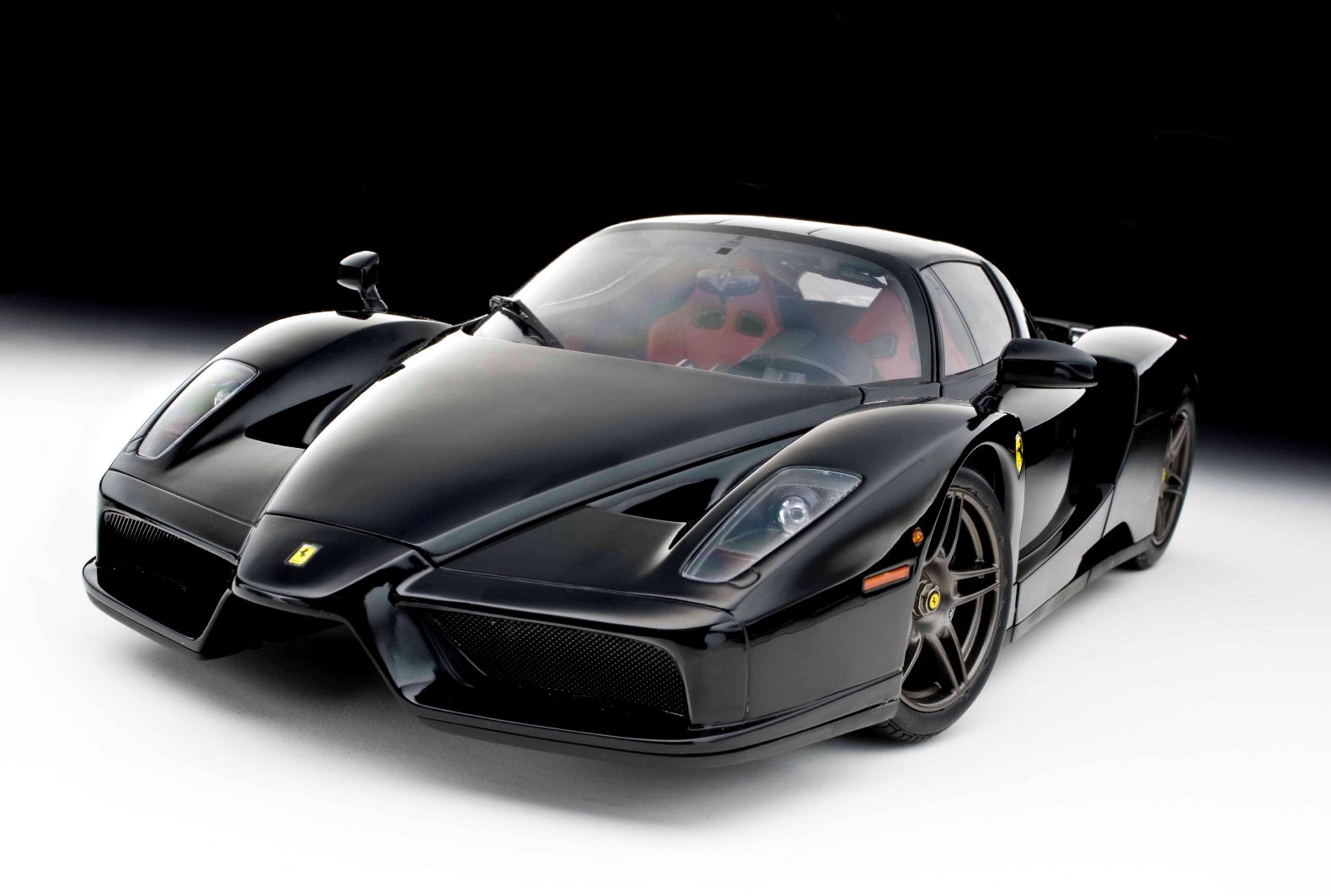 Black Ferrari Sports Car Wallpaper images 1580x1064