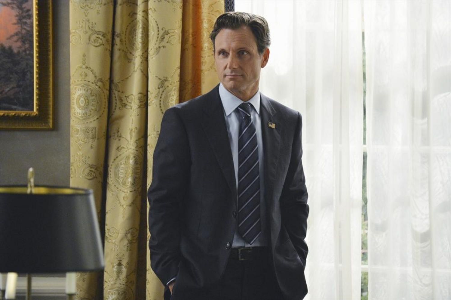 Scandal S Tony Goldwyn Talks Season Three Kerry Washington And