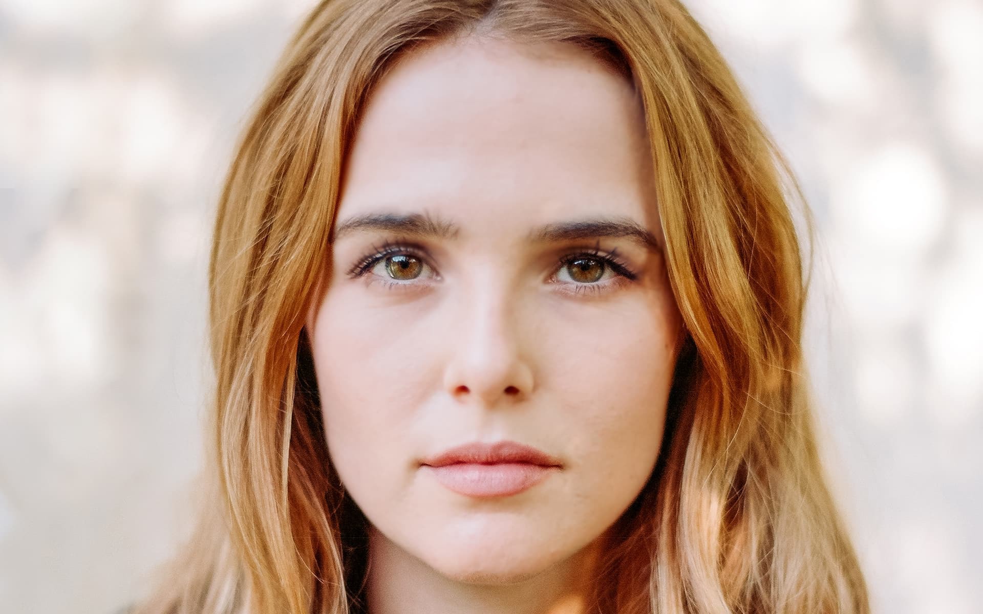Zoey Deutch Wallpapers Images Photos Pictures Backgrounds