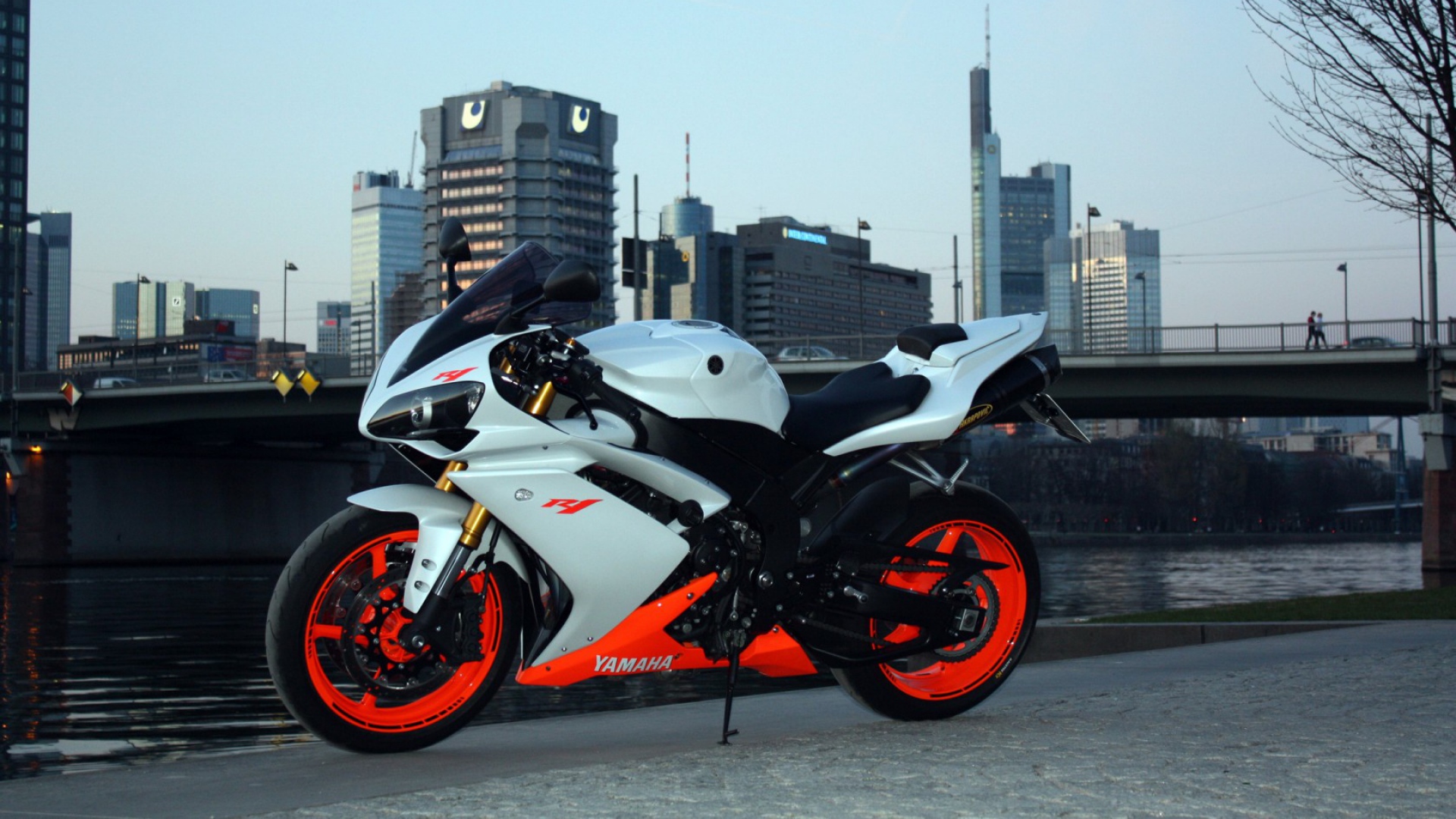 HD Background Yamaha R1 In White Half Orange Color Side