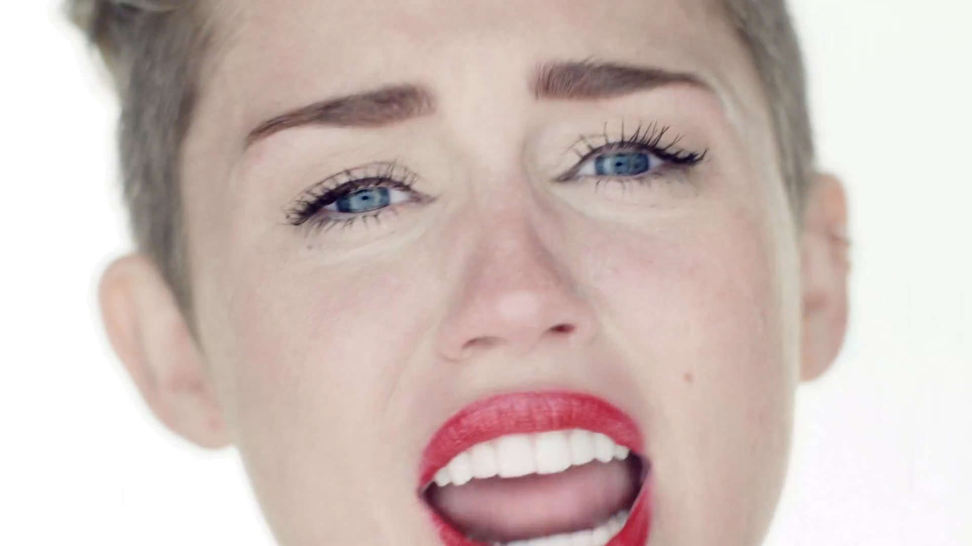 Miley Cyrus Wrecking Ball Video Stills Full Size Memes