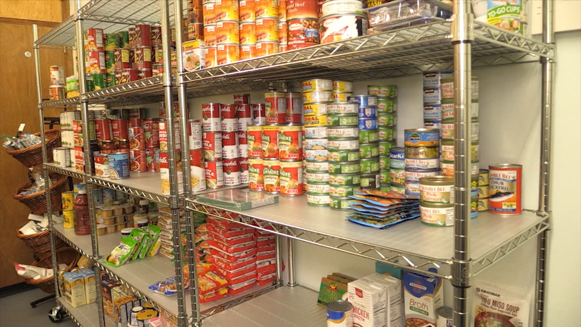 Food Pantry To Open For Uh Manoa Students Who Can T Afford Ea