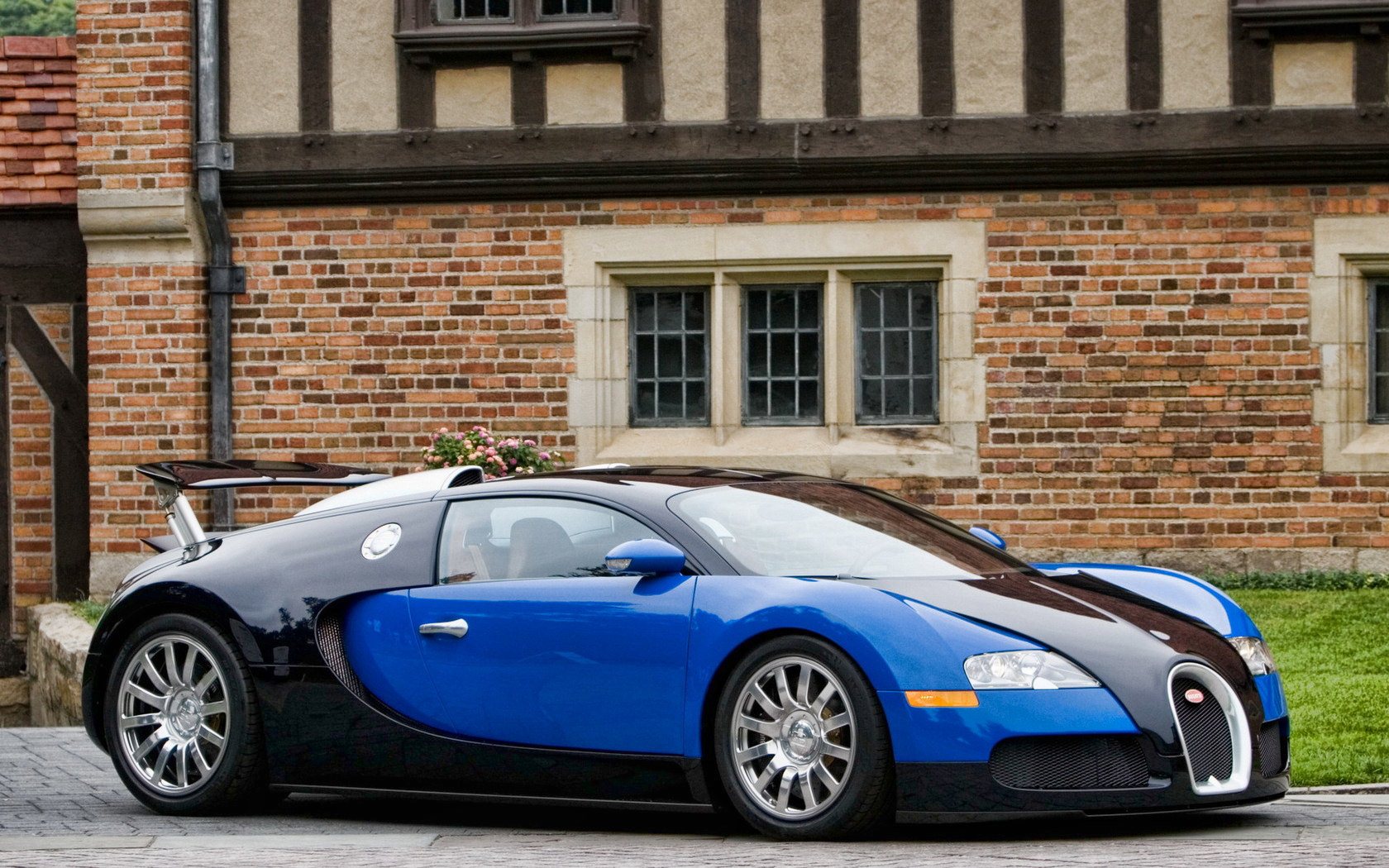 Black And Blue Bugatti Veyron Wallpaper Is A Hi Res