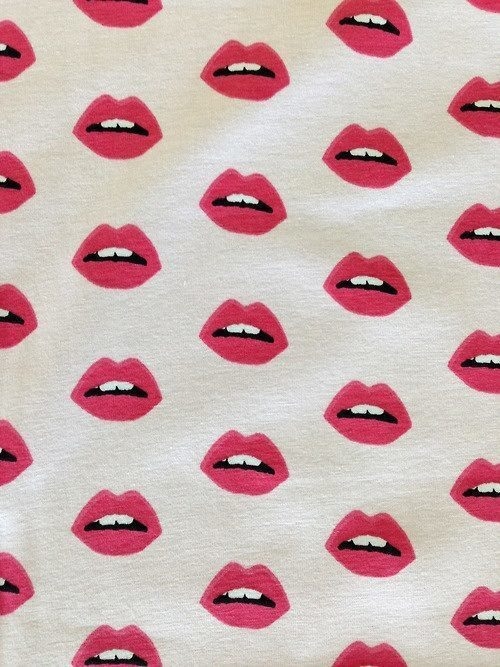 Lips Background Pictures Photos and Images for Facebook Tumblr 500x667