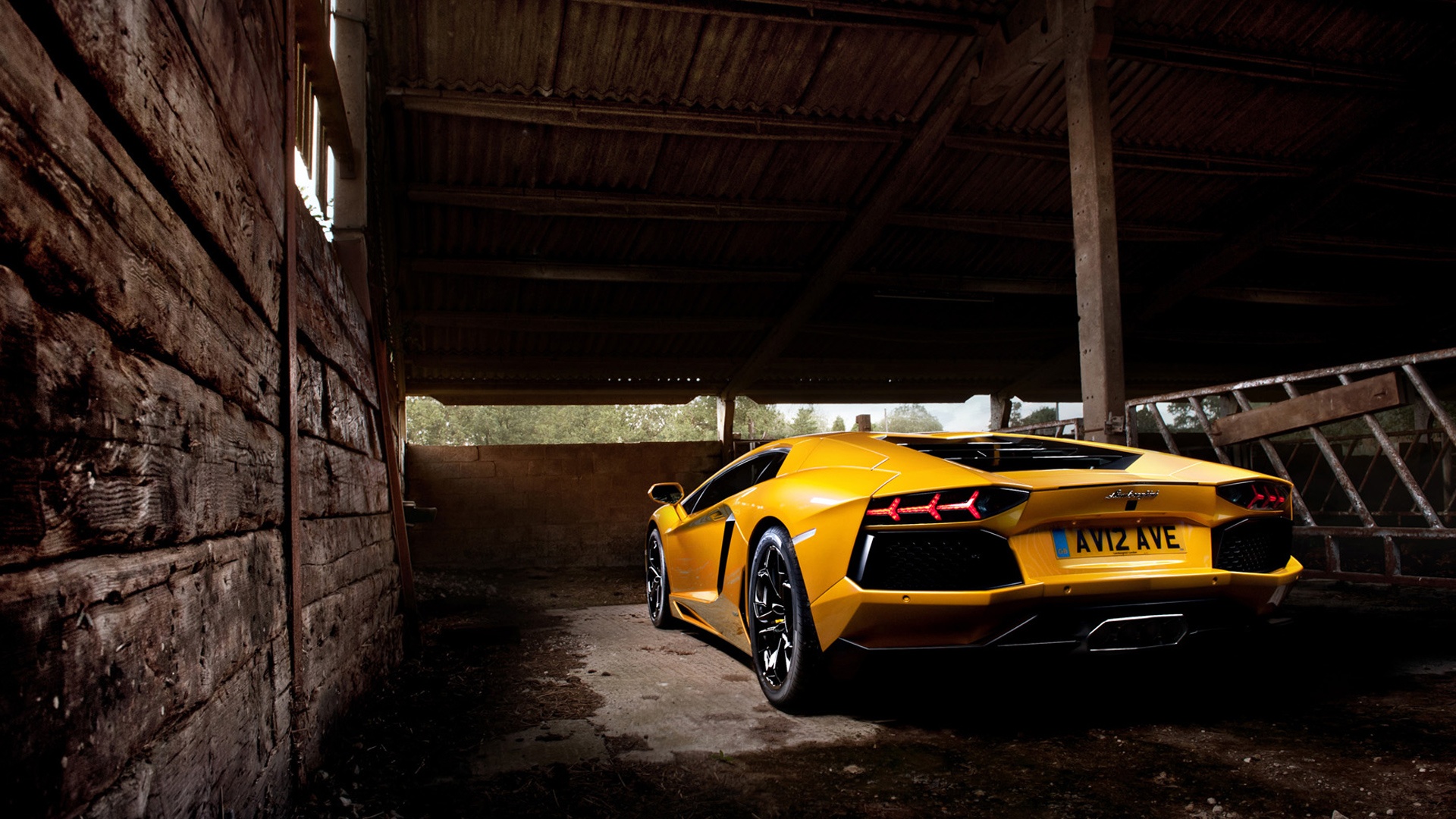 Yellow Lamborghini Aventador Wallpaper HD Car