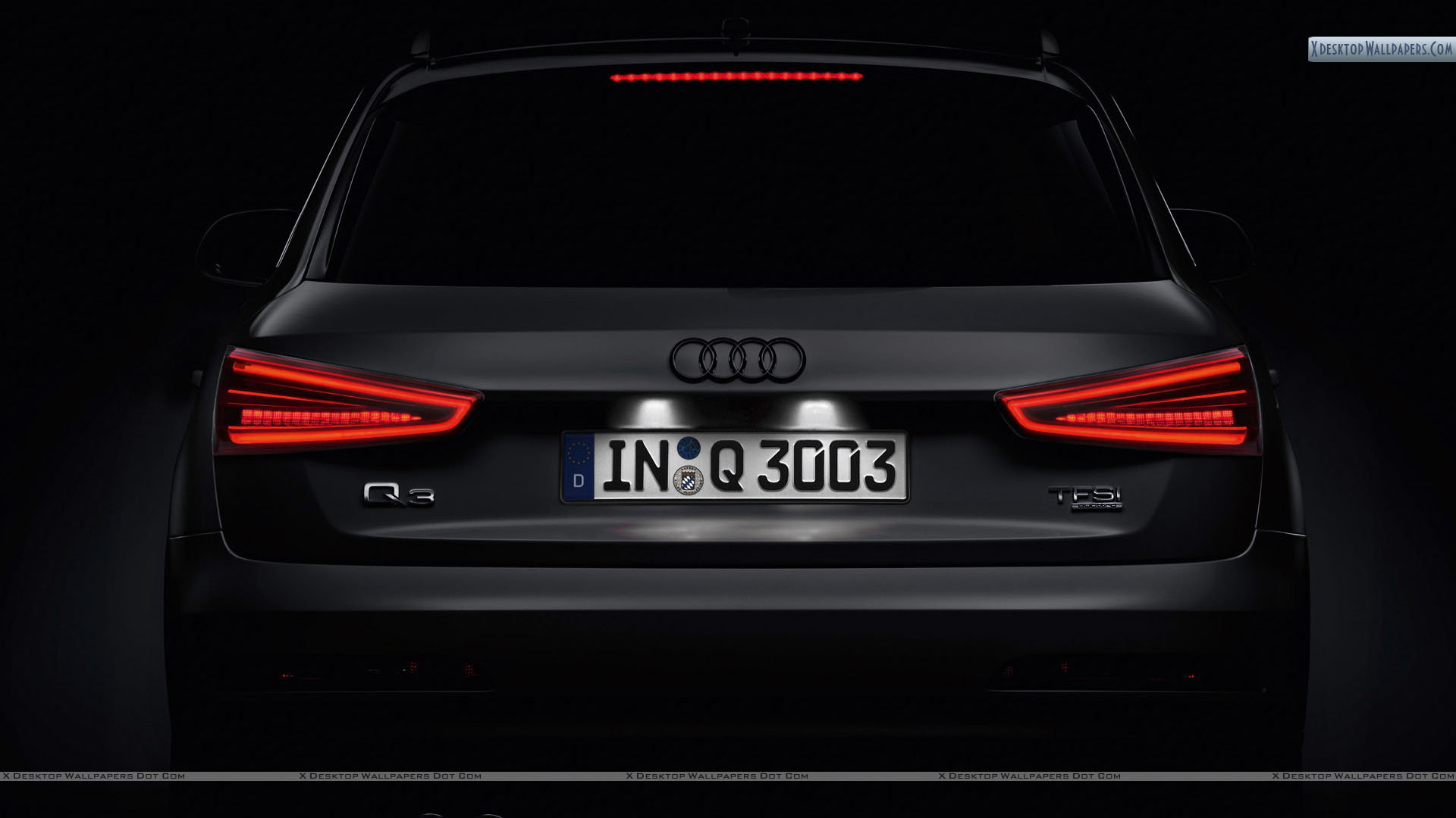 Audi Q3 Back Pose In Dark Wallpaper